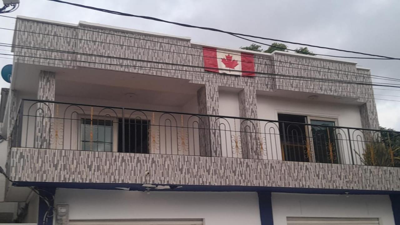 Canadian House Толу Экстерьер фото